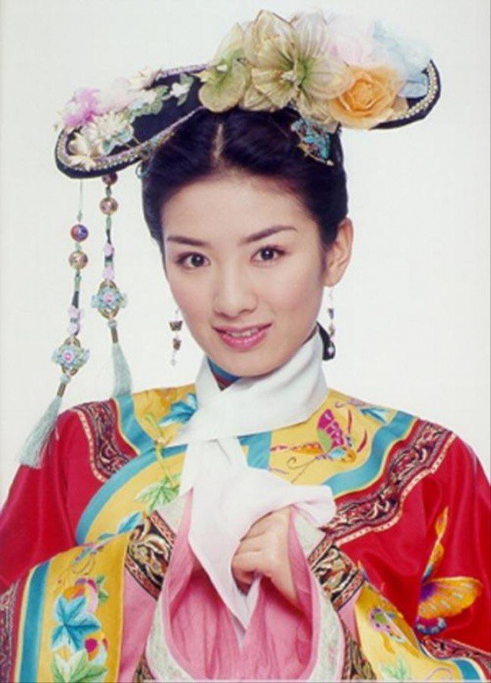 Huỳnh Dịch: Mỹ nhân điêu đứng sự nghiệp vì scandal giật bồ, ngoại tình - 2 Huỳnh Dịch: Mỹ nhân điêu đứng sự nghiệp vì scandal giật bồ, ngoại tình - 2