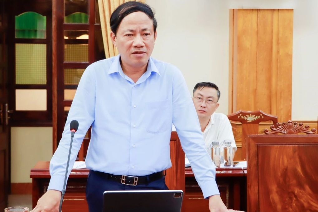 Vụ xe chở dăm gỗ lật cướp 3 mạng người: Xe chạy quá tốc độ - 1 Vụ xe chở dăm gỗ lật cướp 3 mạng người: Xe chạy quá tốc độ - 1