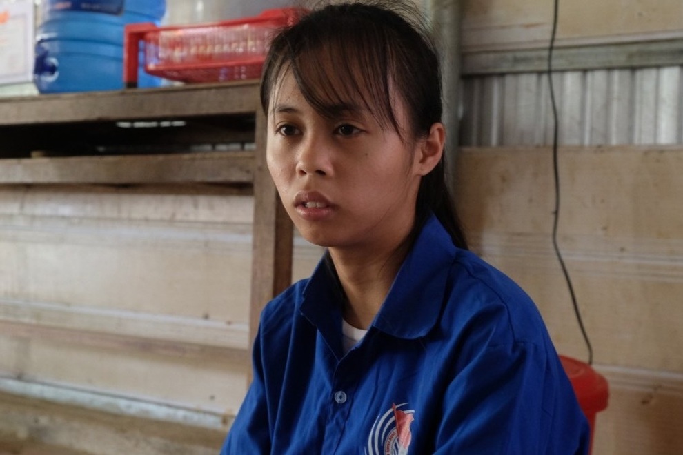 Cô gái 12 năm chăn bò thuê đến trường bằng sổ hộ nghèo và ước mơ đại học - 3 Cô gái 12 năm chăn bò thuê đến trường bằng sổ hộ nghèo và ước mơ đại học - 3