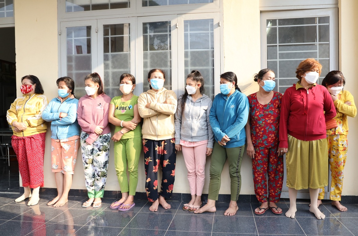 Bắt sòng bạc toàn quý bà, thu giữ hơn 230 triệu đồng - 1 Bắt sòng bạc toàn quý bà, thu giữ hơn 230 triệu đồng - 1