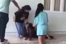 Nữ sinh mâu thuẫn, phụ huynh đánh người ngất xỉu