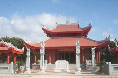 Thăm nhà tưởng niệm Bác Hồ ở Trường Sa