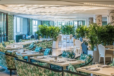 Versace mở "siêu khách sạn"