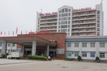 Phó trưởng khoa bị tố "vẽ bệnh" cho bệnh nhân bị tạm đình chỉ công tác