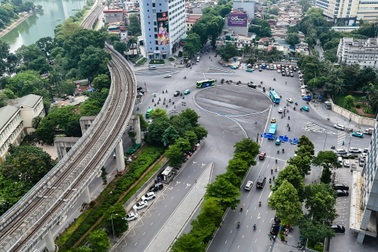 Nhiệm vụ "khẩn" liên quan xe điện nhưng 65 xã phường ở Hà Nội chưa báo cáo