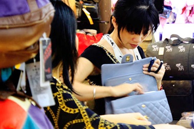 “Tai nạn” thường gặp khi giới trẻ mua hàng trên mạng