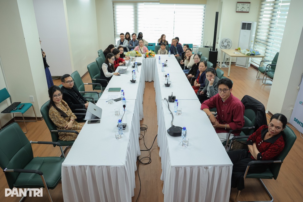 Mẹ công nhân Hà Nội đoàn tụ con gái Pháp sau 31 năm: Ngàn lần xin lỗi con - 4 Mẹ công nhân Hà Nội đoàn tụ con gái Pháp sau 31 năm: Ngàn lần xin lỗi con - 4