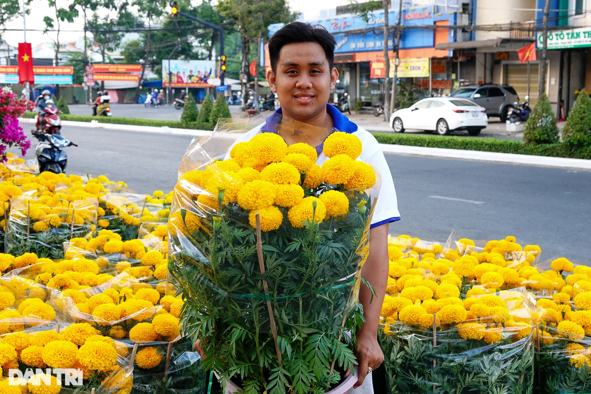 Chợ hoa Tết ở Cần Thơ: Giá niêm yết, giảm sâu vẫn bị khách ngó lơ - 4