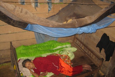 Vợ thương binh 91 tuổi sống cô độc trong căn chòi rách