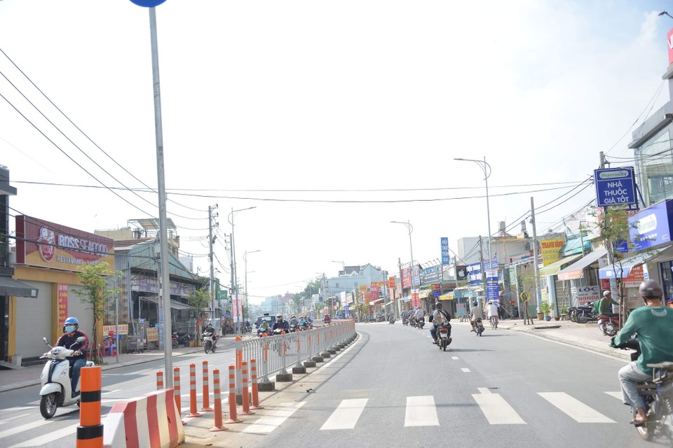 Hơn 400 tỷ đồng để mở rộng đoạn đường hơn 2km - 2 Hơn 400 tỷ đồng để mở rộng đoạn đường hơn 2km - 2