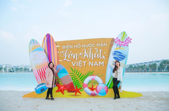 Vinhomes Ocean Park đạt Kỷ lục &quot;Khu đô thị có biển hồ nước mặn và hồ nước ngọt nhân tạo trải cát trắng lớn nhất thế giới&quot; - Ảnh 4.