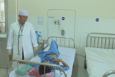 Suýt mất mạng vì ngậm tăm xỉa răng đi ngủ