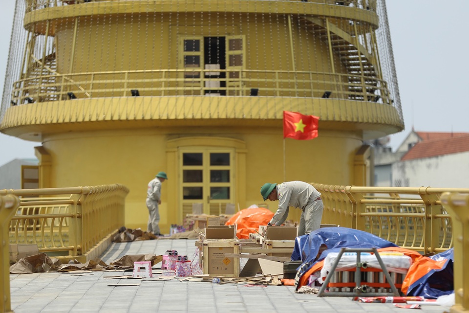 Cận cảnh trận địa pháo hoa tầm cao sẵn sàng khai hỏa dịp Giỗ Tổ Hùng Vương - 2 Cận cảnh trận địa pháo hoa tầm cao sẵn sàng khai hỏa dịp Giỗ Tổ Hùng Vương - 2