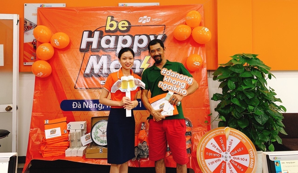 FPT Telecom bất ngờ tặng quà đặc biệt tới khách hàng nam trong ngày 11/11 - 3 FPT Telecom bất ngờ tặng quà đặc biệt tới khách hàng nam trong ngày 11/11 - 3