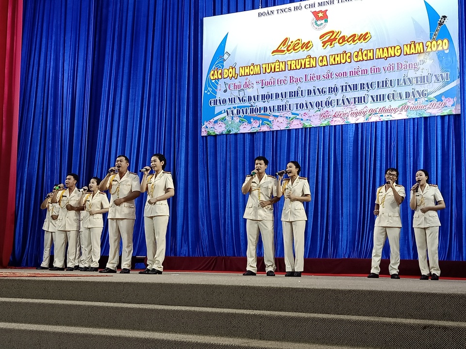 Tuổi trẻ Bạc Liêu sôi nổi liên hoan tuyên truyền ca khúc cách mạng - 2 Tuổi trẻ Bạc Liêu sôi nổi liên hoan tuyên truyền ca khúc cách mạng - 2