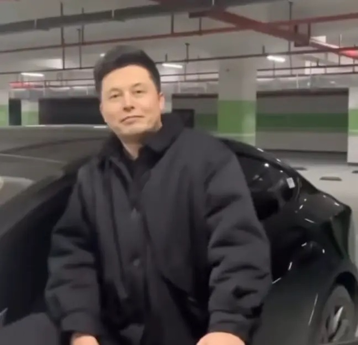 Chàng trai có gương mặt giống hệt Elon Musk Chàng trai có gương mặt giống hệt Elon Musk