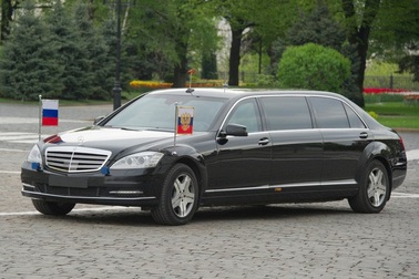 Hé lộ limousine của Tổng thống Putin vừa tới Đà Nẵng