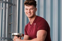 Kiếm hơn 130 triệu USD nhờ may áo tập cho người gầy