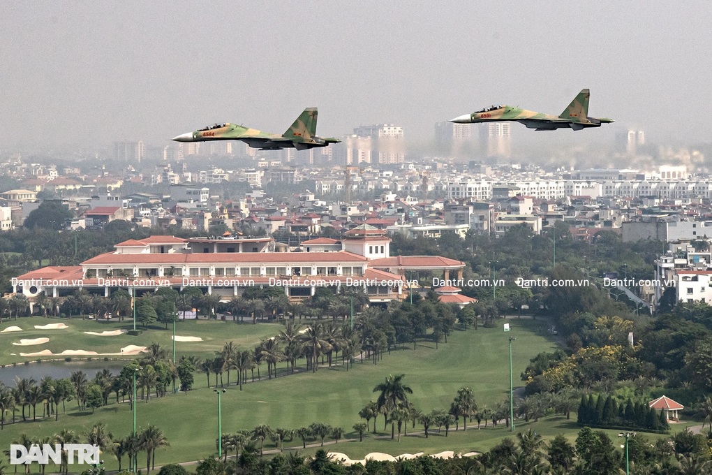 Phi công chia sẻ cảm xúc bay cùng Hổ mang chúa Su-30MK2 trên bầu trời Hà Nội - 1 Phi công chia sẻ cảm xúc bay cùng Hổ mang chúa Su-30MK2 trên bầu trời Hà Nội - 1