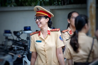 Những "bóng hồng" trong lực lượng dẫn đoàn TPHCM dịp APEC