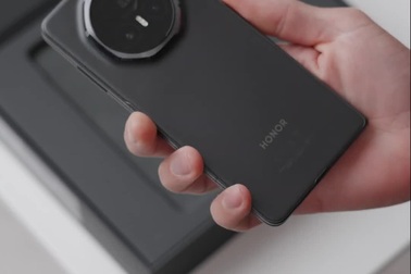 Mở hộp và trải nghiệm Honor Magic V3 - Smartphone gập mỏng nhất thế giới