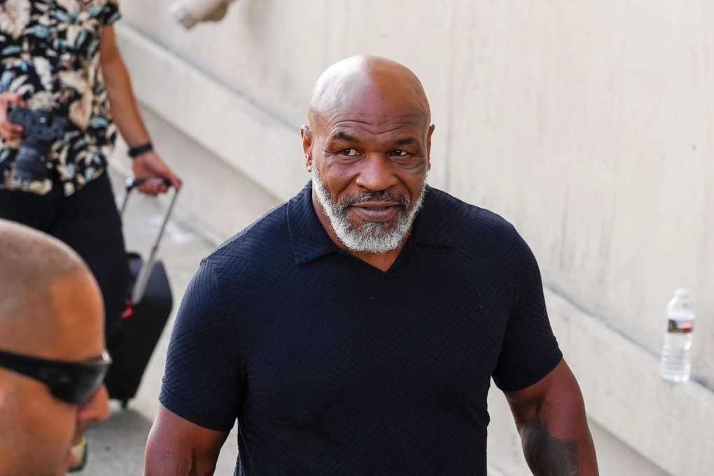 Sau phát ngôn cái chết đã cận kề, Mike Tyson... ngồi xe lăn - 4 Sau phát ngôn cái chết đã cận kề, Mike Tyson... ngồi xe lăn - 4