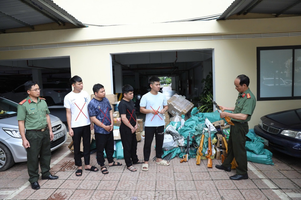 Triệt phá ổ nhóm chế tạo vũ khí quân dụng quy mô lớn ở Sơn La - 1 Triệt phá ổ nhóm chế tạo vũ khí quân dụng quy mô lớn ở Sơn La - 1