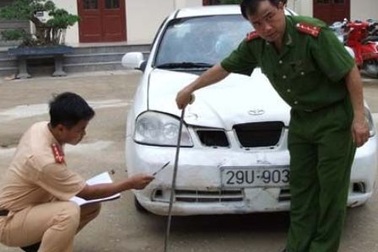 Tự sơn lại xe ô tô sau khi gây tai nạn giao thông