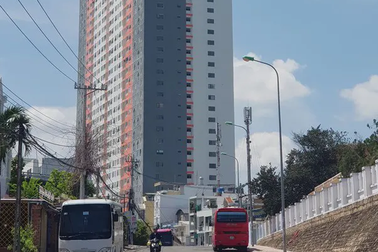 Hết "lùa" dân vào ở đến bán trái phép 20 căn hộ cho người nước ngoài