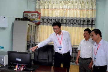 Thứ trưởng Bộ Giáo dục thị sát kiểm tra công tác chuẩn bị thi tại Cao Bằng