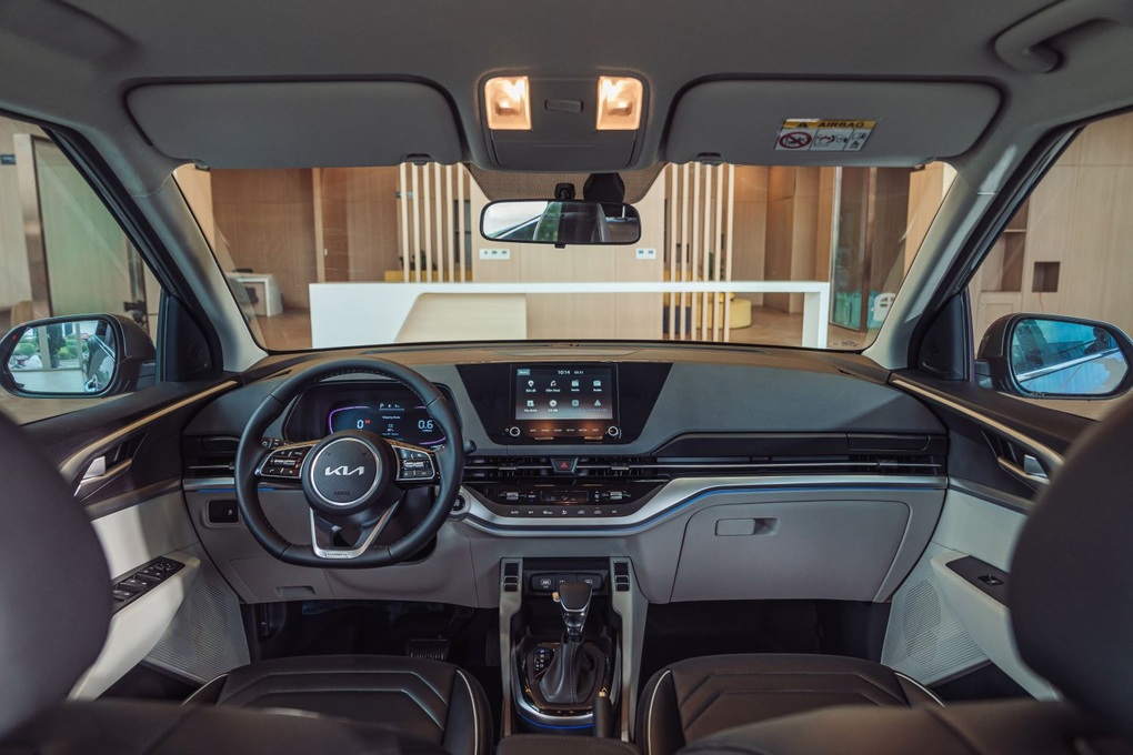 Kia Carens tiếp tục rớt giá nhưng vẫn đắt hơn Mitsubishi Xpander - 2 Kia Carens tiếp tục rớt giá nhưng vẫn đắt hơn Mitsubishi Xpander - 2