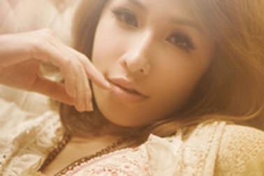 “Kiều nữ” Tiêu Á Hiên bật mí về mình qua album mới