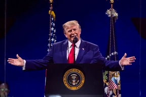 Ông Trump: Nga - Ukraine đồng ý lệnh ngừng bắn năng lượng ngay lập tức