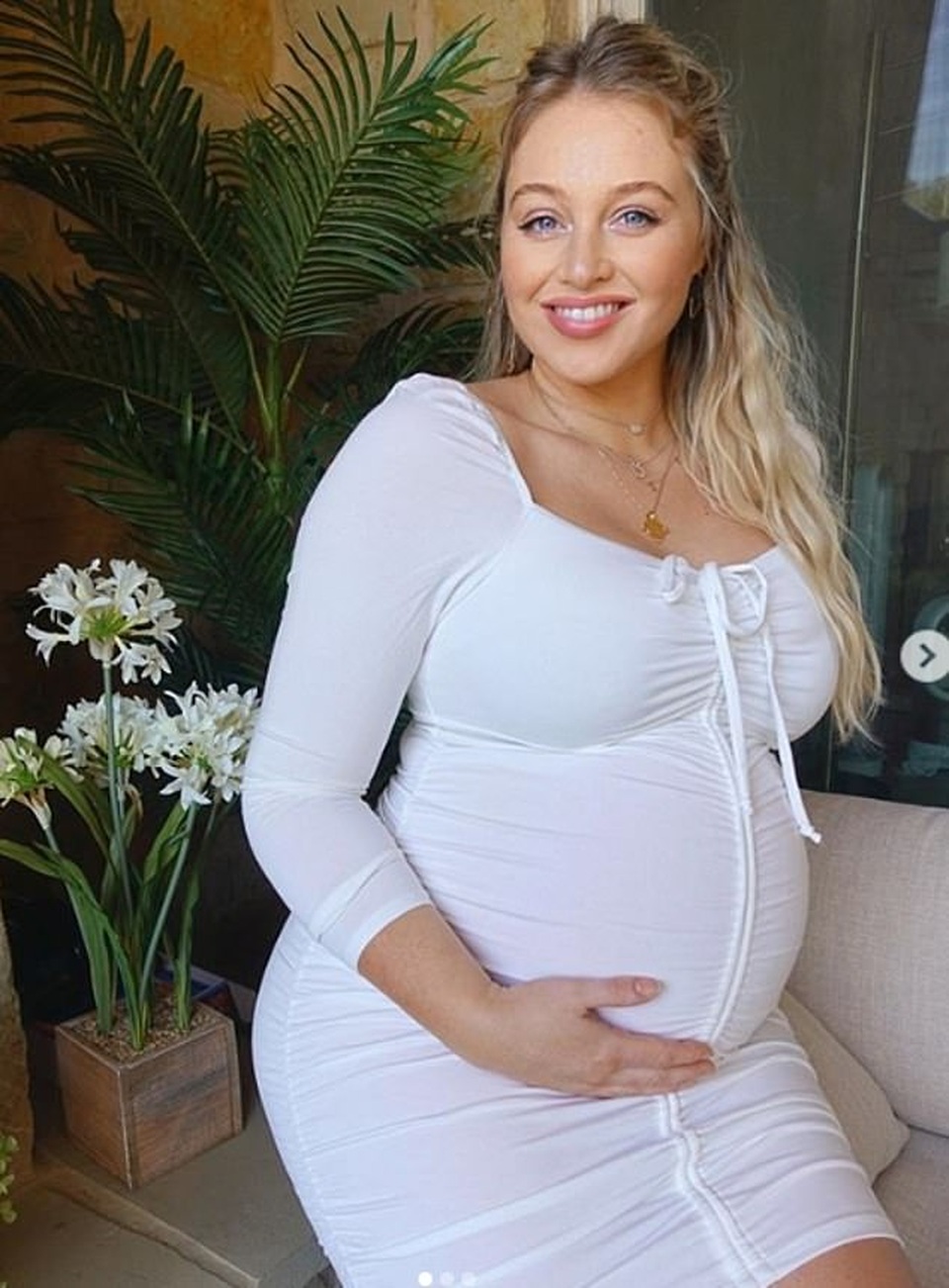 Siêu mẫu Iskra Lawrence sinh con đầu lòng - 1 Siêu mẫu Iskra Lawrence sinh con đầu lòng - 1