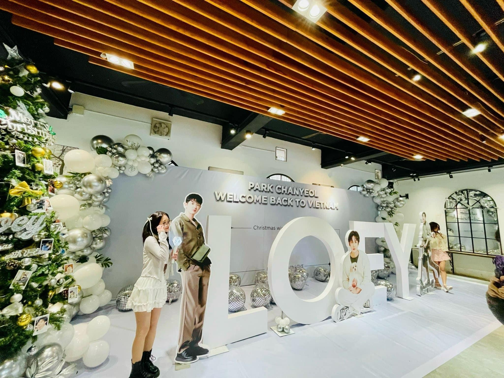 Show ở Mỹ Đình bị hủy, fan Việt khóc khi chi 100 triệu đồng đón thần tượng - 4 Show ở Mỹ Đình bị hủy, fan Việt khóc khi chi 100 triệu đồng đón thần tượng - 4