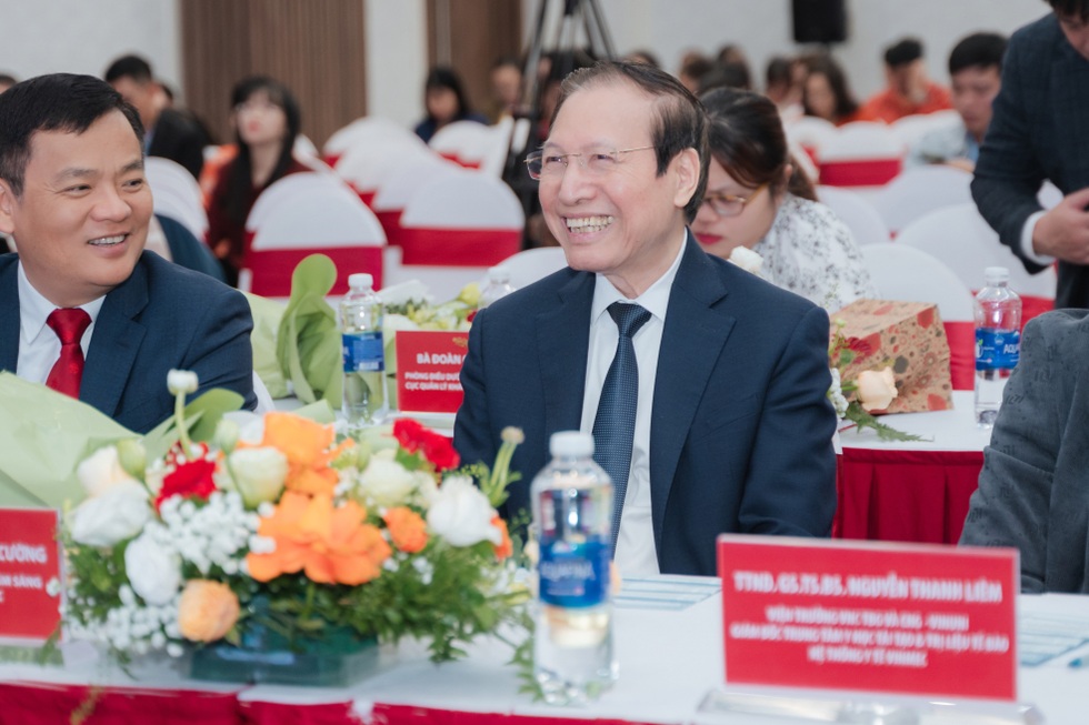 Tri ân “thế hệ vàng” cắm rễ sâu để đội ngũ kế cận thỏa chí vươn ra thế giới - 1