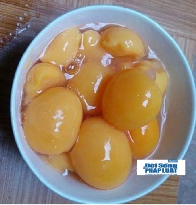 Trứng vịt có lòng trắng bám “như đỉa” gây hoang mang
