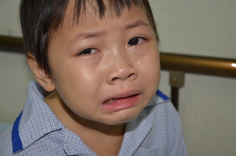 Thương bé gái gia cảnh quá nghèo khóc ngặt nghẽo, xin hãy cứu em! - 1 Thương bé gái gia cảnh quá nghèo khóc ngặt nghẽo, xin hãy cứu em! - 1