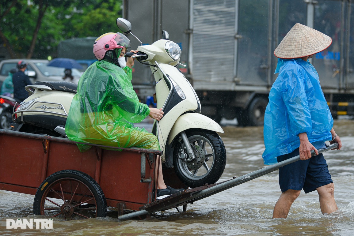 Chuộc biển số xe - dịch vụ độc ăn theo mưa ngập ở Hà Nội - 2 Chuộc biển số xe - dịch vụ độc ăn theo mưa ngập ở Hà Nội - 2