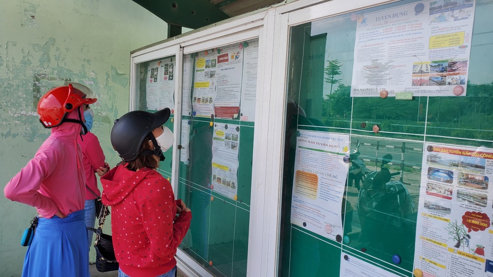 Gặp khó do Covid-19, người lao động muốn tìm việc lương ổn định - 2 Gặp khó do Covid-19, người lao động muốn tìm việc lương ổn định - 2