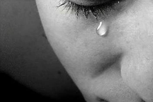 Nữ sinh lớp 10 nghi tự tử vì bị cô lập: Trẻ vùng vẫy trong vô vọng?!