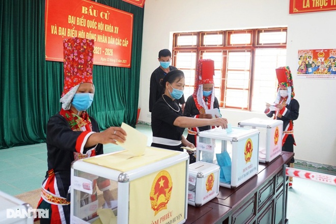 Toàn cảnh 69 triệu cử tri cả nước tham gia Ngày hội non sông - 40 Toàn cảnh 69 triệu cử tri cả nước tham gia Ngày hội non sông - 40
