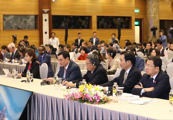 Thủ tướng Nguyễn Xuân Phúc chuyển giao vai trò Chủ tịch ASEAN cho Brunei - Ảnh 3. Thủ tướng Nguyễn Xuân Phúc chuyển giao vai trò Chủ tịch ASEAN cho Brunei - Ảnh 3.