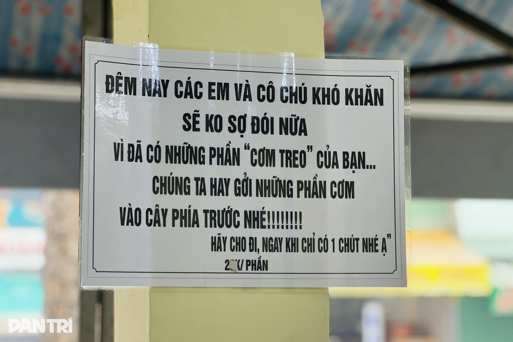 Cơm treo độc lạ ở TPHCM: Cho đi ngay khi chỉ có một chút - 3 Cơm treo độc lạ ở TPHCM: Cho đi ngay khi chỉ có một chút - 3