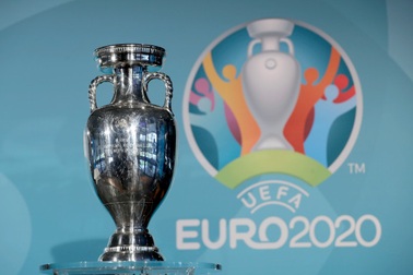 Chính thức hoãn Euro 2020