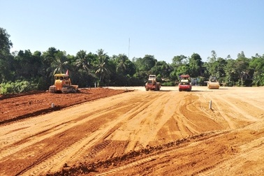 Nguy cơ “vỡ tiến độ” do thiếu vốn giải phóng mặt bằng