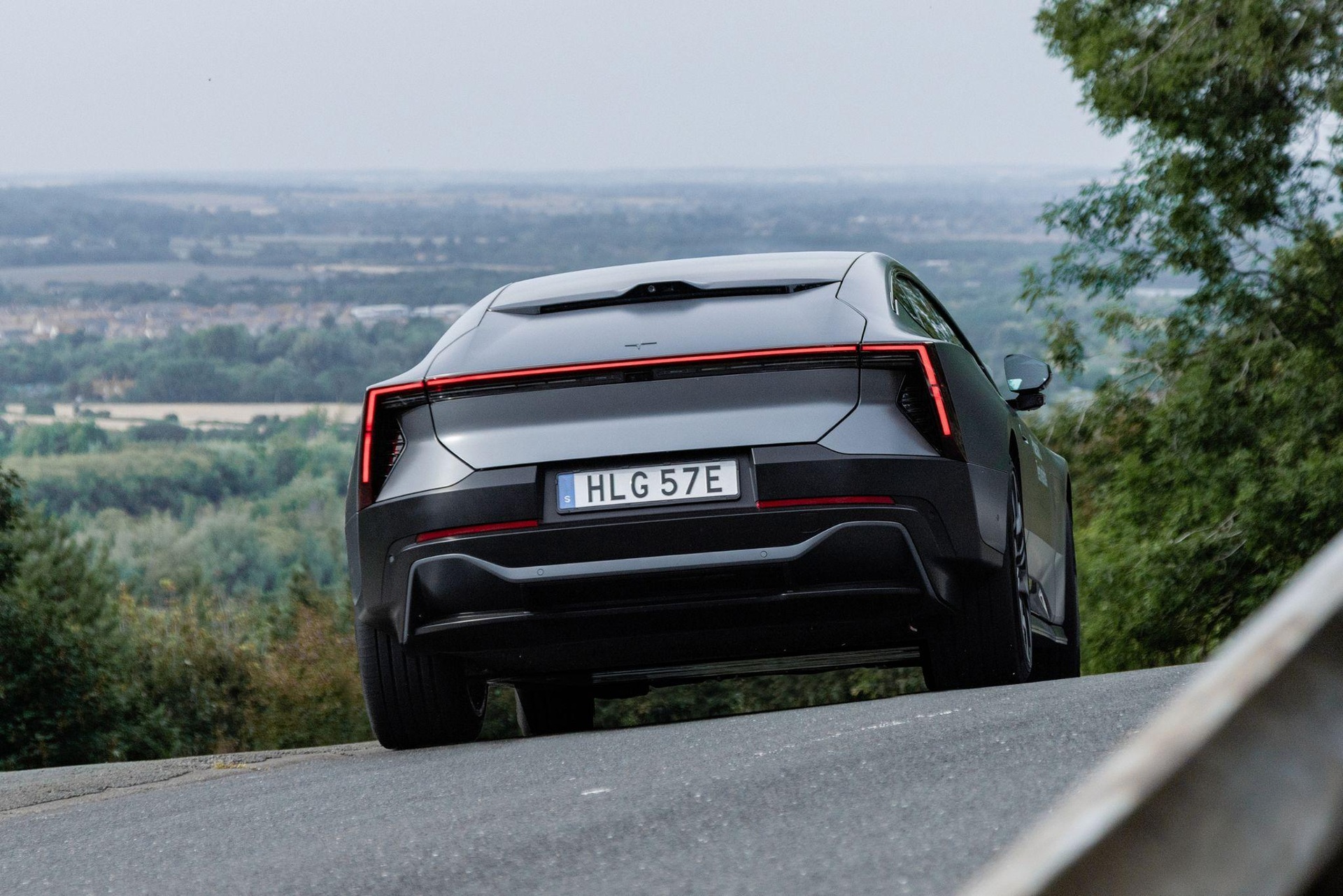 Xe điện Polestar 5 không có kính hậu, mạnh 872 mã lực, đấu Porsche Taycan - 3 Xe điện Polestar 5 không có kính hậu, mạnh 872 mã lực, đấu Porsche Taycan - 3