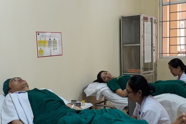 5 y bác sĩ hiến máu cứu sản phụ nguy kịch