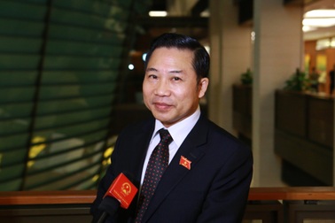 “Cán bộ có tỳ vết về tham nhũng thì nên từ chức”