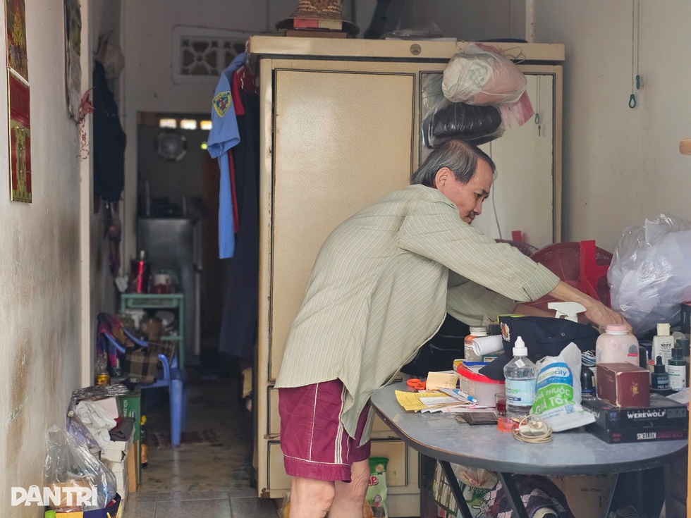 Gia cảnh người con quấn thi thể mẹ vào chăn bỏ ngoài đường ở TPHCM - 1